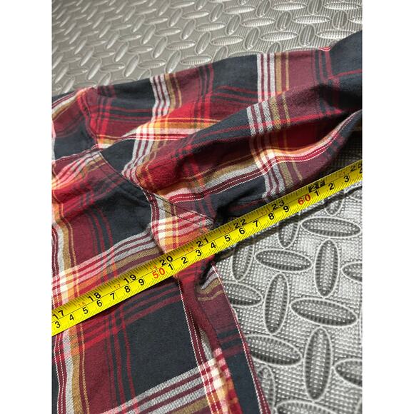 Kuhl Flannel Mens Medium Red Plaid Soft Lightweight Hiking Button Up Outdoors - Picture 6 of 8